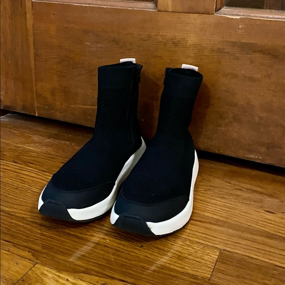 Zara stretchable boots. - Picture 4 of 7